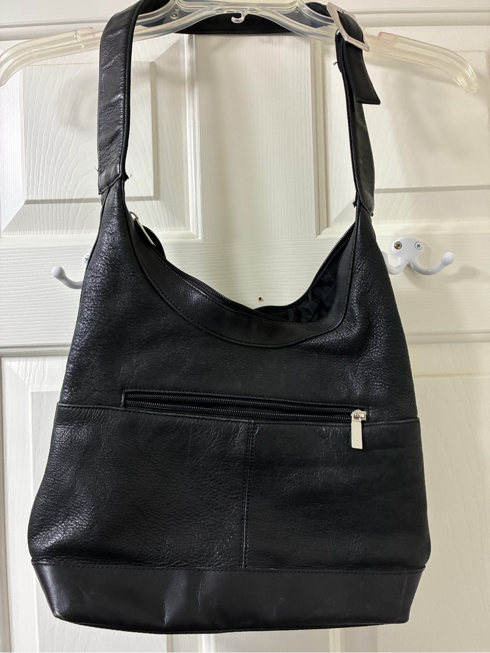 Wilson, leather  Elegant Black Leather Shoulder Bag with Front Zip Pocket